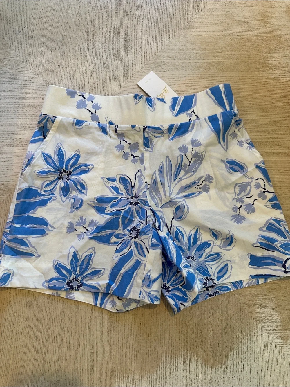 Lilly Pulitzer NWT Resort White Jet Set Jungle Alista Stretch Shorts - Picture 1 of 12